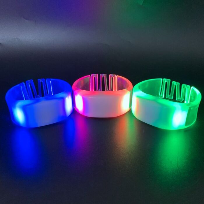 W remote control bracelet - Image 1